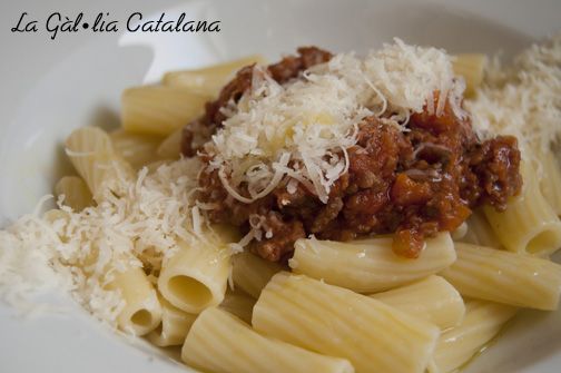 Macarrons amb ragù a la bolonyesa http://www.irreductibles.cat/cuina/2014/07/macarrons-amb-ragu/ ©Manel Baxerias