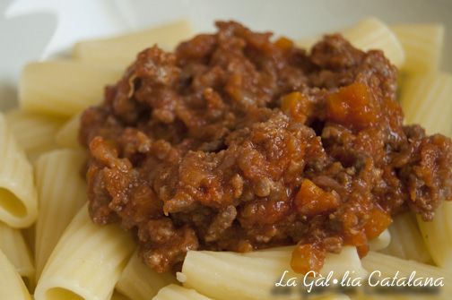 Macarrons amb ragù a la bolonyesa http://www.irreductibles.cat/cuina/2014/07/macarrons-amb-ragu/ ©Manel Baxerias