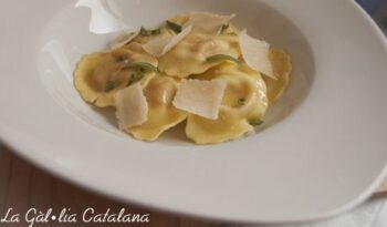 Pasta amb sàlvia http://www.irreductibles.cat/cuina/2014/07/pasta-amb-salvia/ ©Manel Baxerias