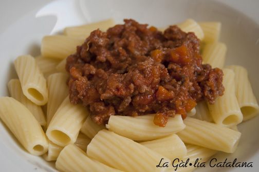 Macarrons amb ragù a la bolonyesa http://www.irreductibles.cat/cuina/2014/07/macarrons-amb-ragu/ ©Manel Baxerias