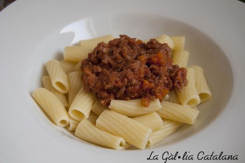 Macarrons amb ragù a la bolonyesa http://www.irreductibles.cat/cuina/2014/07/macarrons-amb-ragu/ ©Manel Baxerias