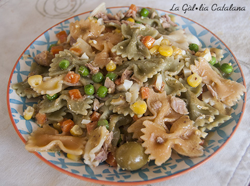 Amanida de pasta, #llaços #pasta #salad ©Manel Baxerias @irreductibles.cat #KM0 #slowfood