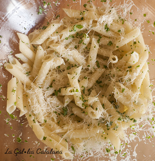 Macarrons en 5 minuts #pasta #macarrons #llimona #lemon #KM0 #slowfood @irreductibles.cat ©Manel Baxerias